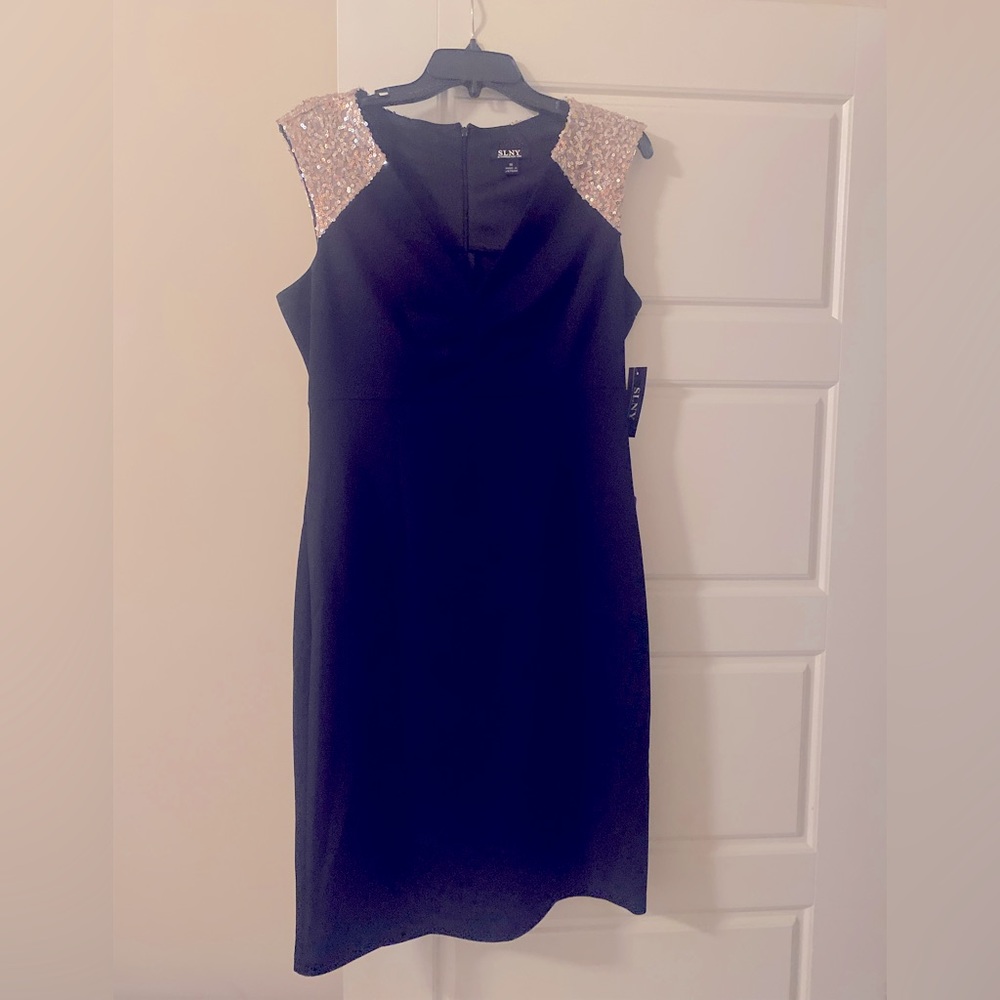 Great party dress! Size 10. Never worn. From Belk.